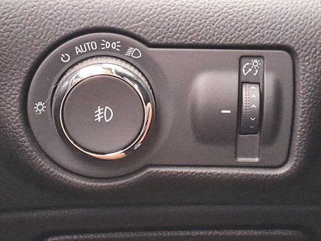 Used 2014 Buick Verano Leather FWD image 24