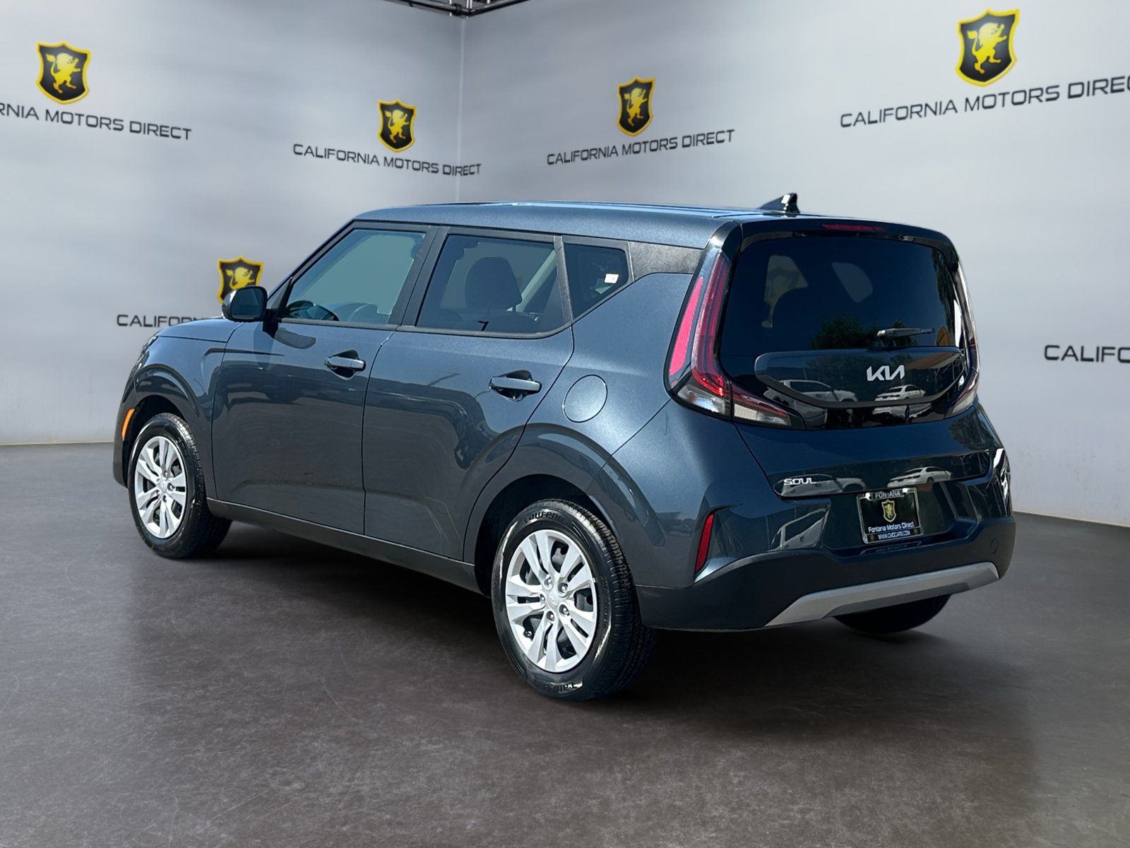Used 2025 Kia Soul LX FWD image 3