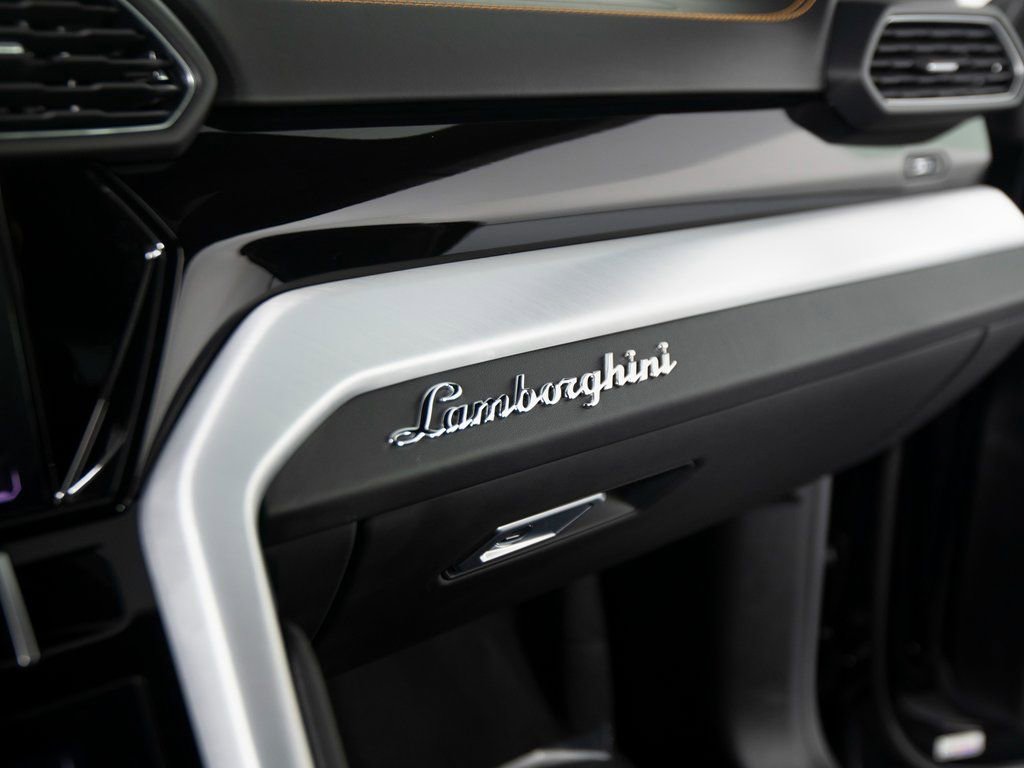 Used 2022 Lamborghini Urus image 23