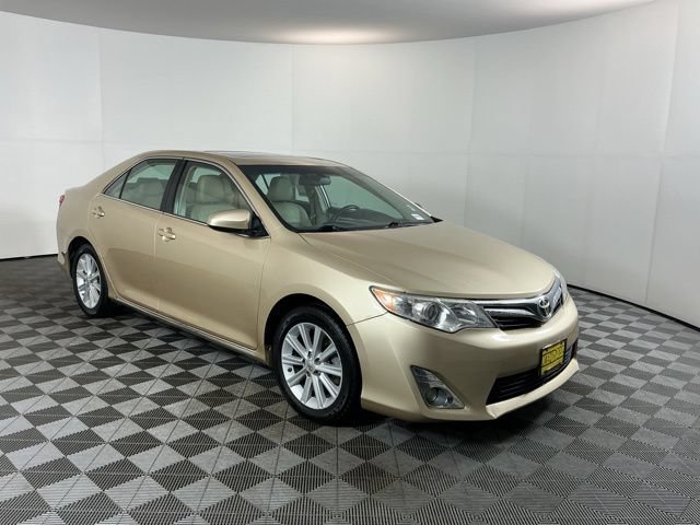 Used 2012 Toyota Camry XLE w/ Leather Pkg FWD image 3