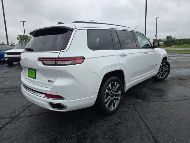 Used 2025 Jeep Grand Cherokee L Overland w/ Advanced Protech Group III AWD/4WD image 7