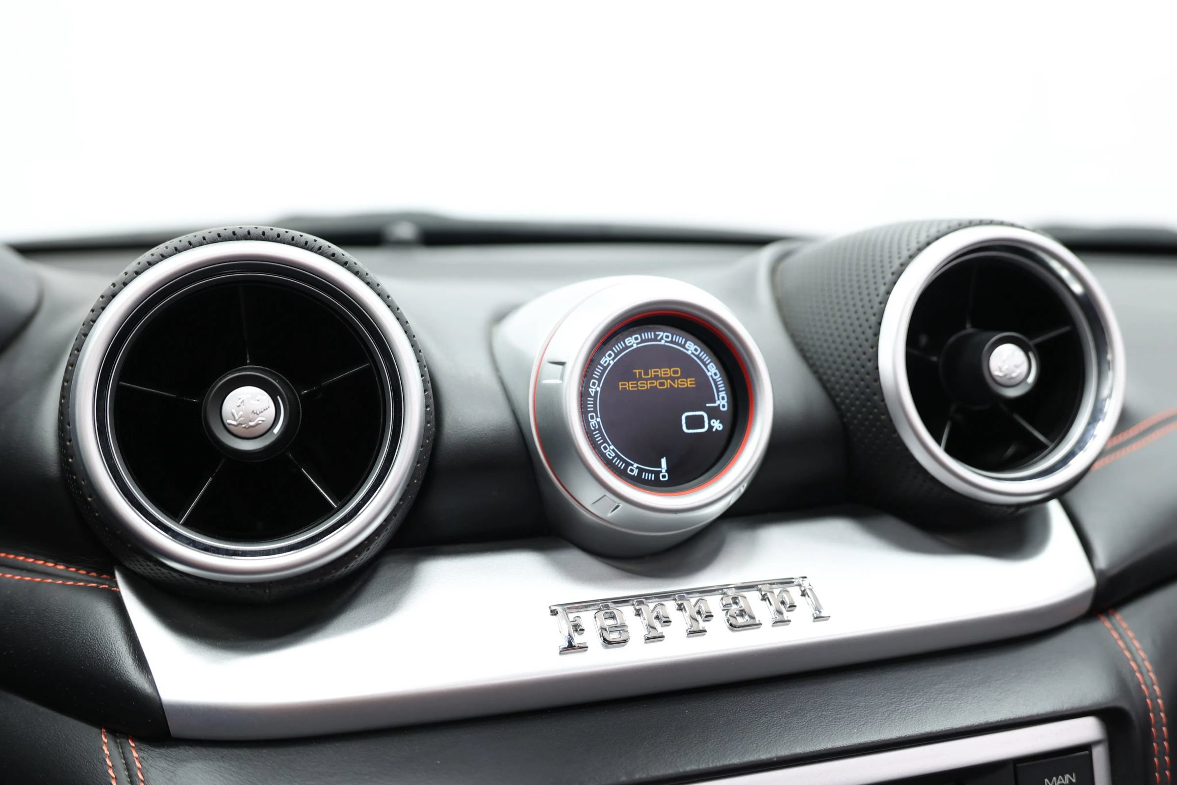Used 2017 Ferrari California T RWD image 33