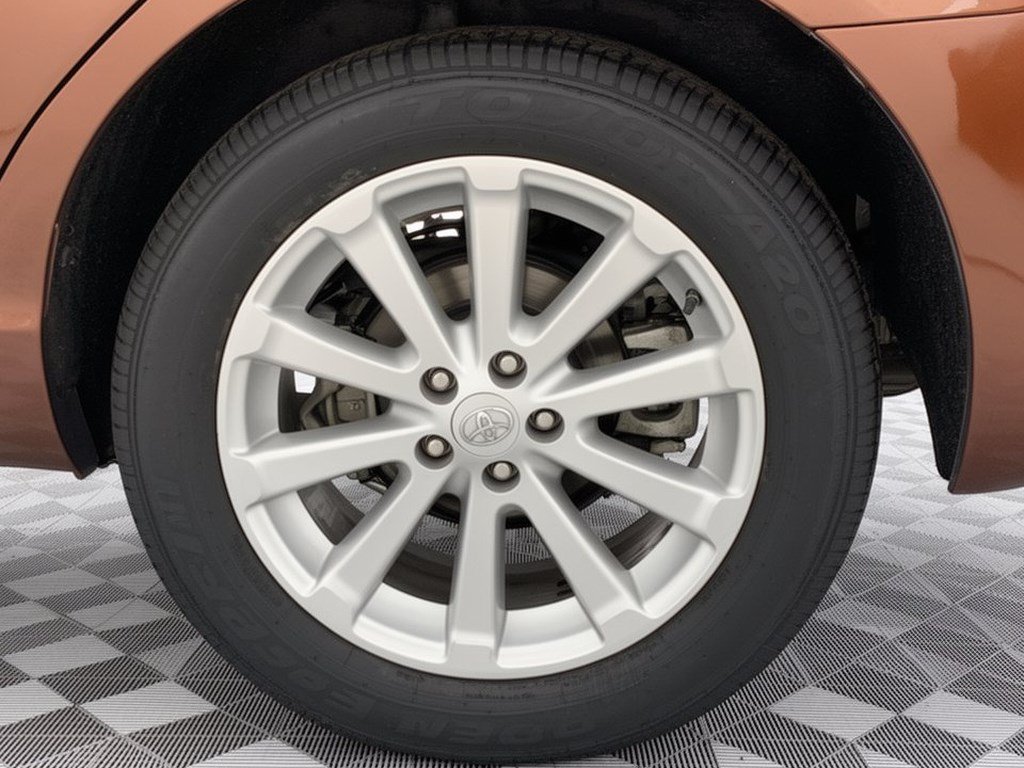 Used 2010 Toyota Venza w/ Convenience Pkg FWD image 13