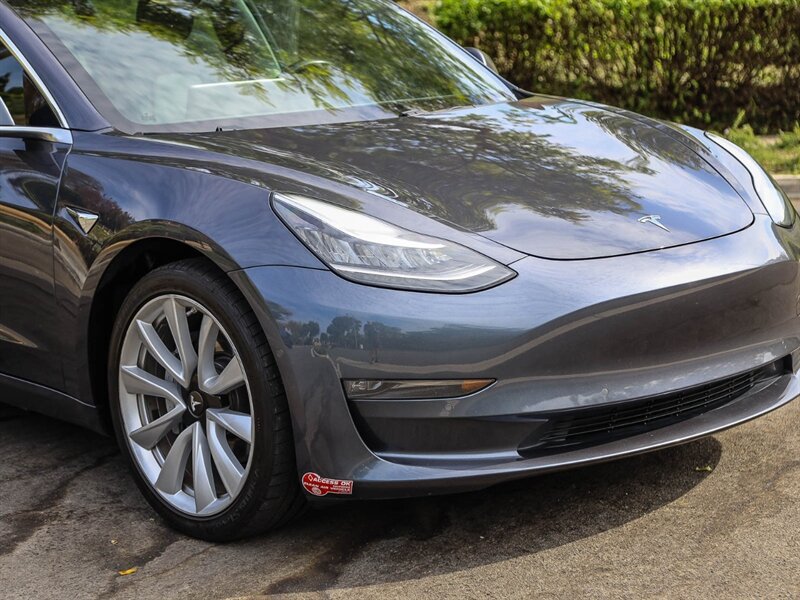 Used 2018 Tesla Model 3 Long Range RWD image 9