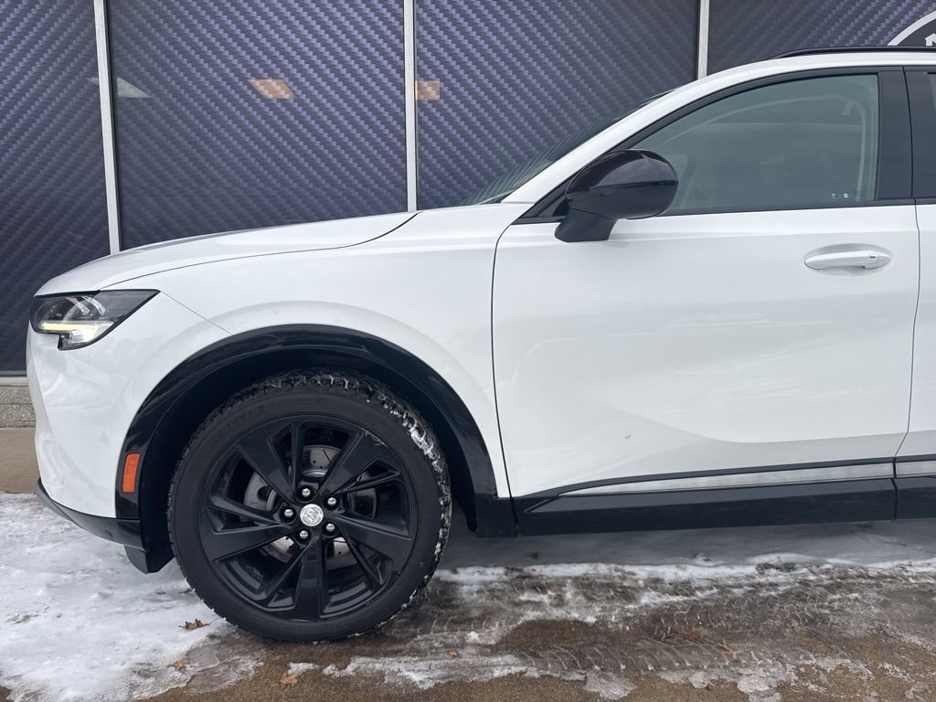 Used 2021 Buick Envision Essence w/ Sport Touring Package image 15