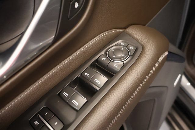 Used 2022 GMC Yukon XL Denali AWD/4WD image 11