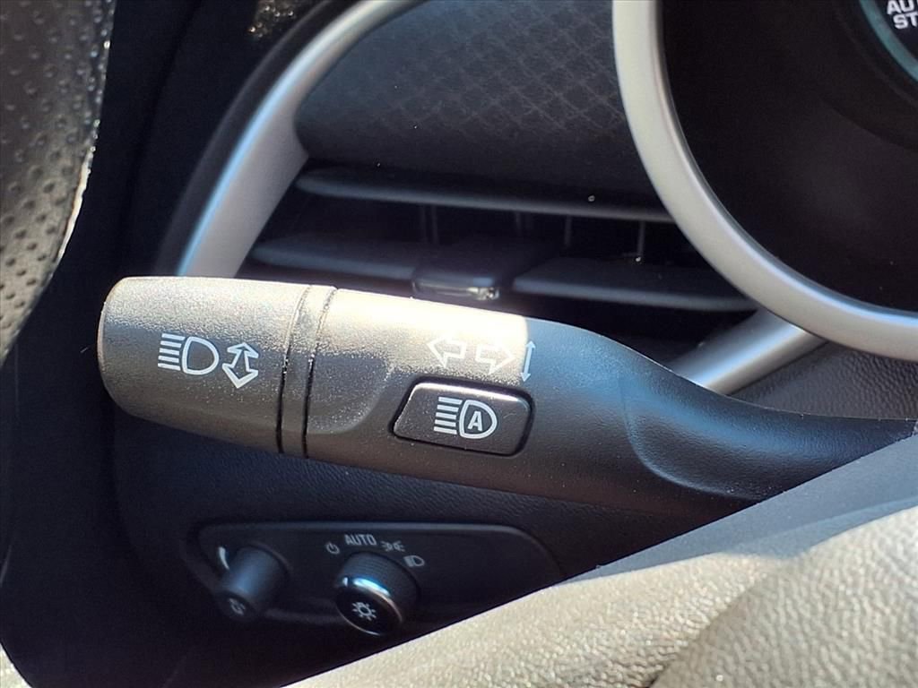 Used 2023 Chevrolet Malibu LT image 15