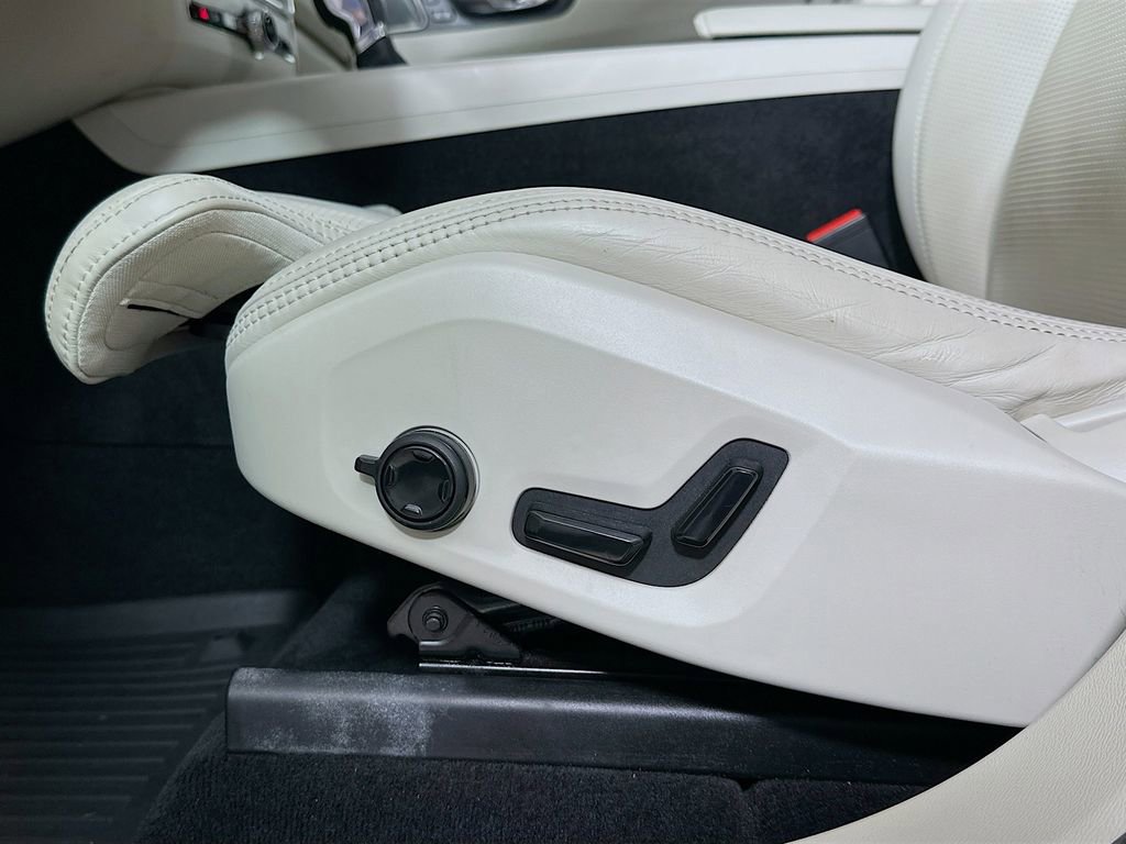 Used 2019 Volvo XC60 T6 Inscription w/ Protection Package Premier image 23