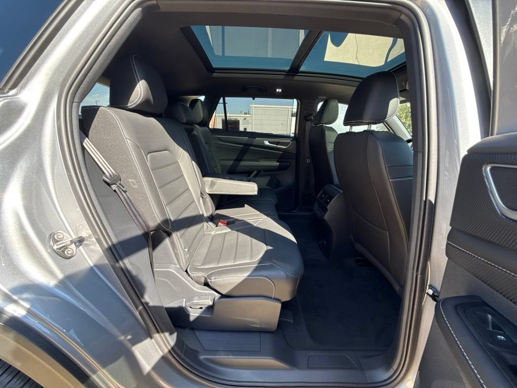 New 2026 Volkswagen Atlas Cross Sport SEL R-Line AWD/4WD image 18