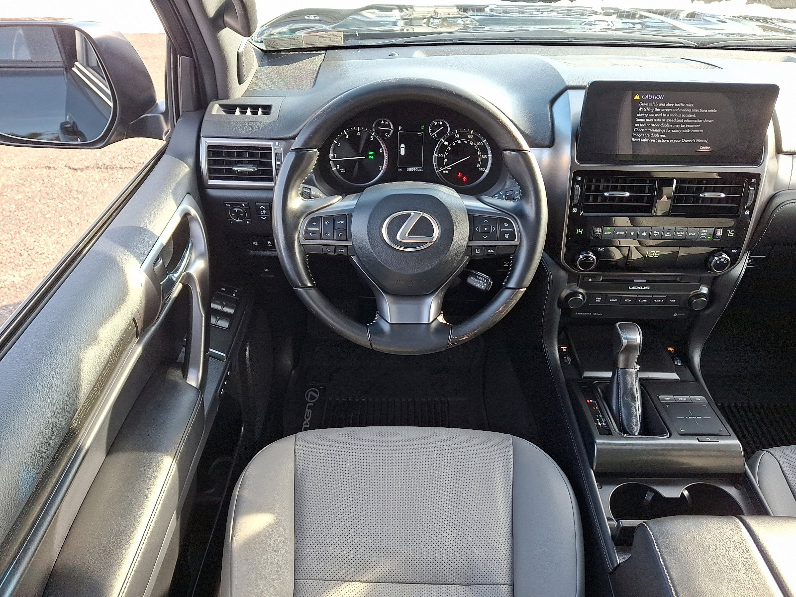 Used 2023 Lexus GX 460 image 11