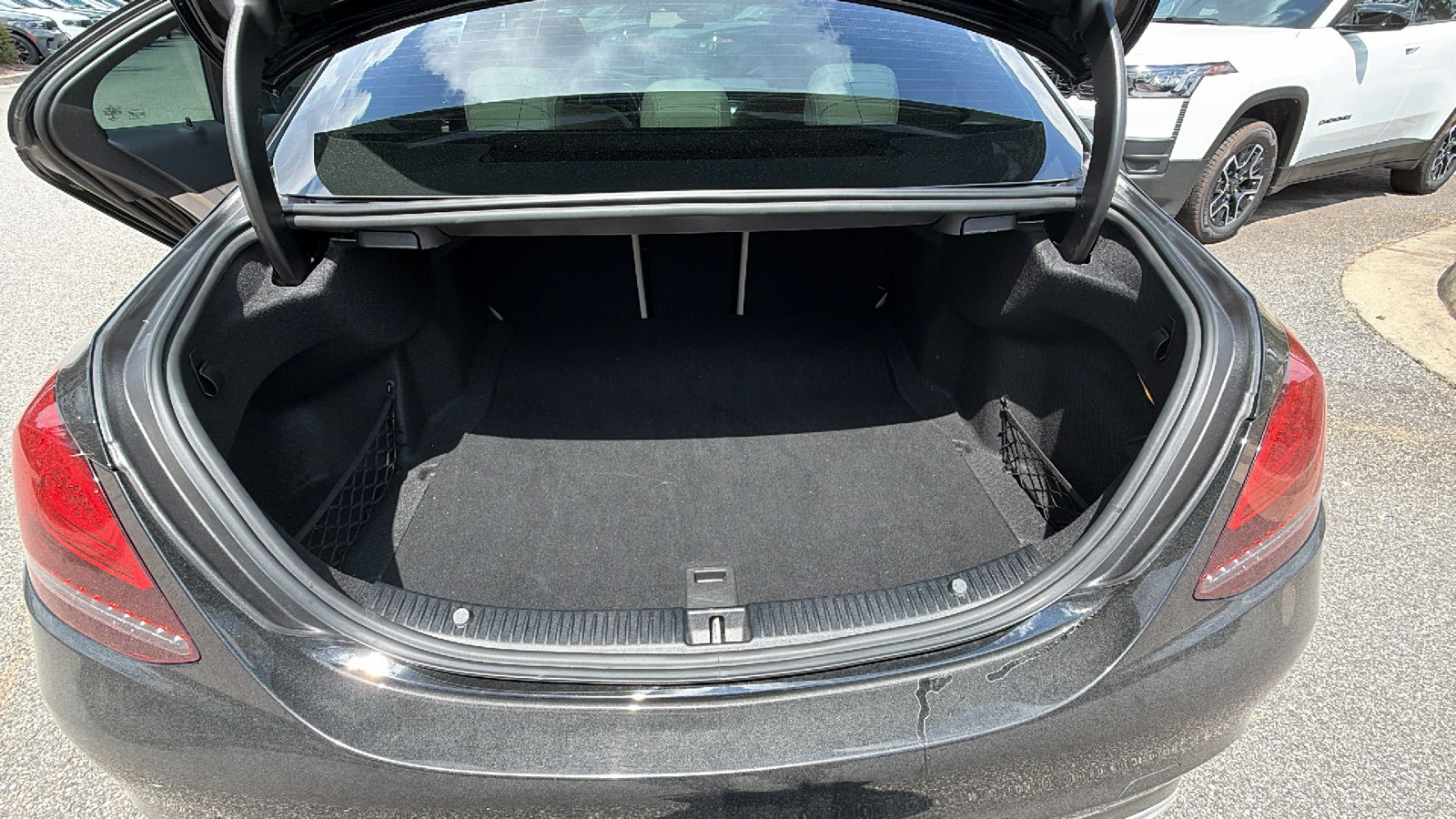Used 2019 Mercedes-Benz C 300 Sedan image 12