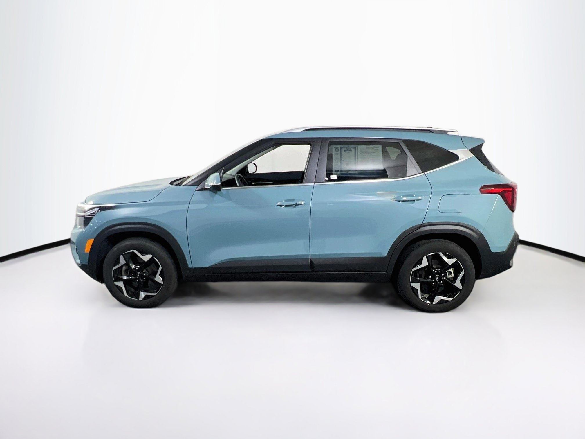 Used 2025 Kia Seltos EX AWD/4WD image 8