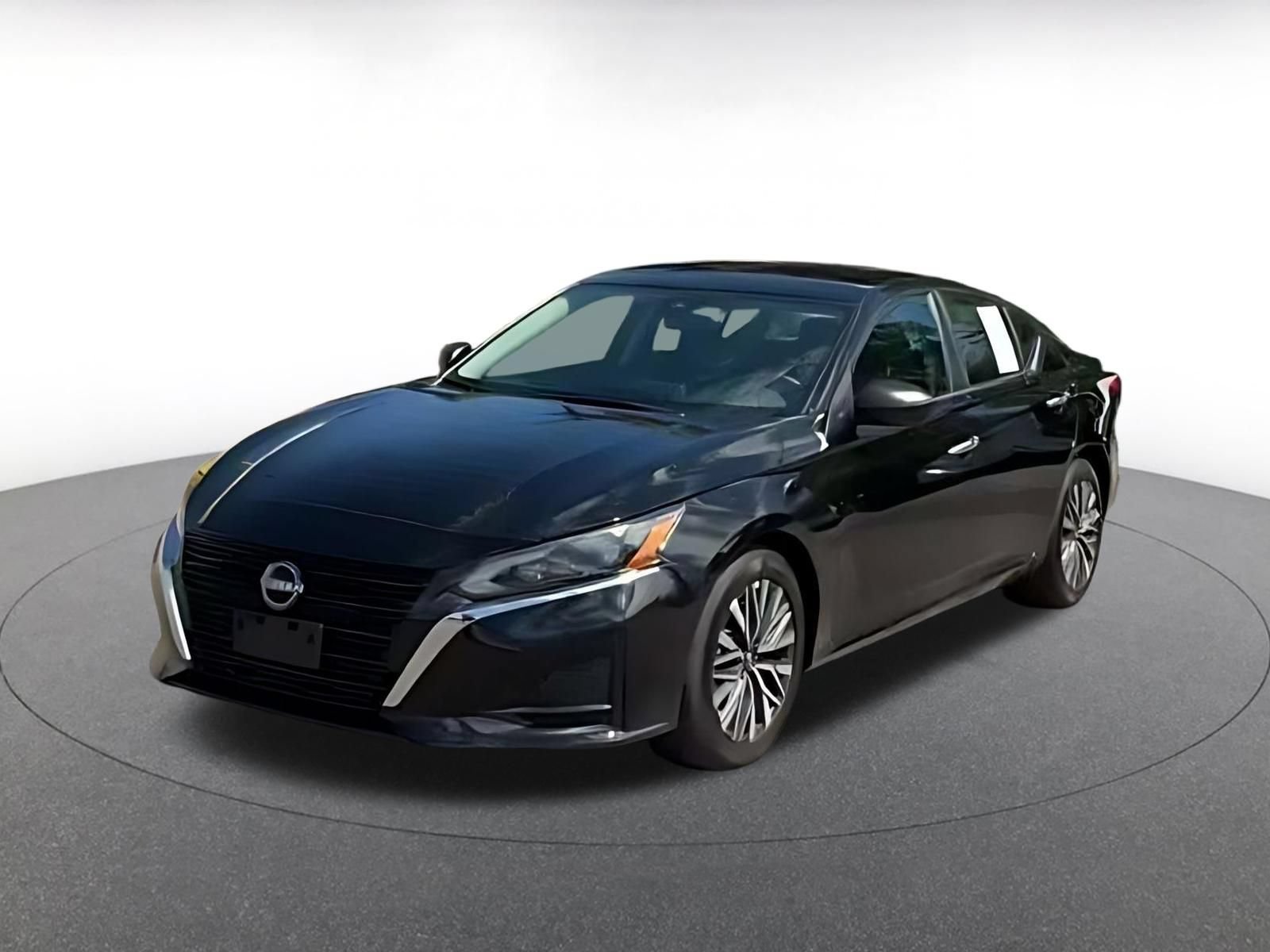 Used 2025 Nissan Altima 2.5 SV FWD image 5