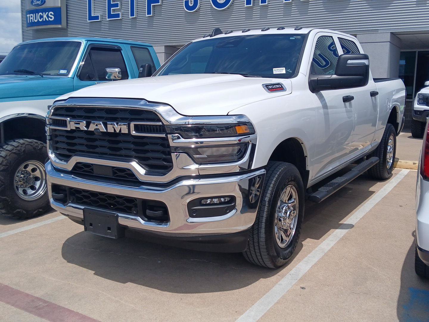 Used 2025 RAM 3500 Tradesman AWD/4WD image 3