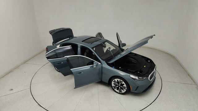 Used 2026 BMW i5 eDrive40 AWD/4WD image 29