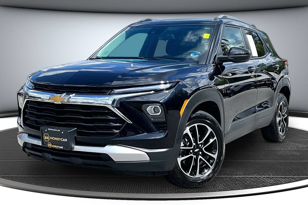 Used 2025 Chevrolet TrailBlazer LT AWD/4WD image 3