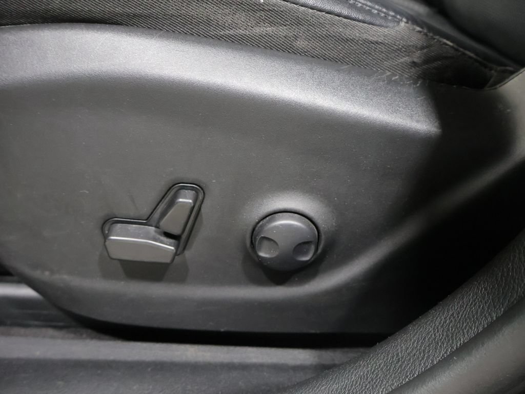 Used 2023 Jeep Cherokee Altitude Lux AWD/4WD image 12