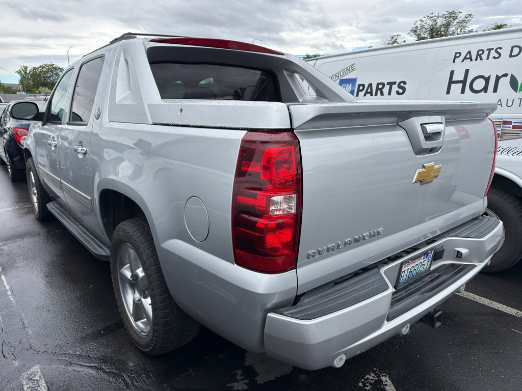 Used 2013 Chevrolet Avalanche LT w/ All-Star Edition AWD/4WD image 3