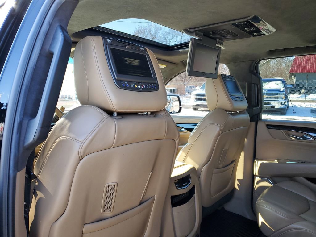 Used 2018 Cadillac Escalade ESV Platinum image 29