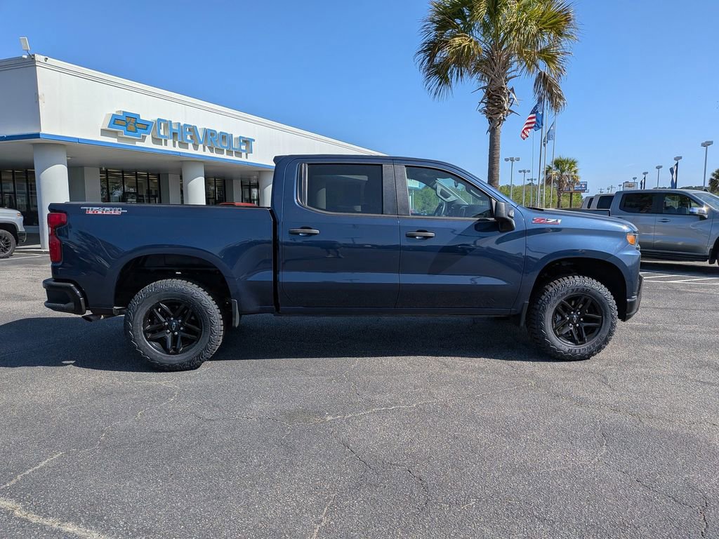 Used 2021 Chevrolet Silverado 1500 Custom Trail Boss w/ LPO, Dark Essentials Package image 3