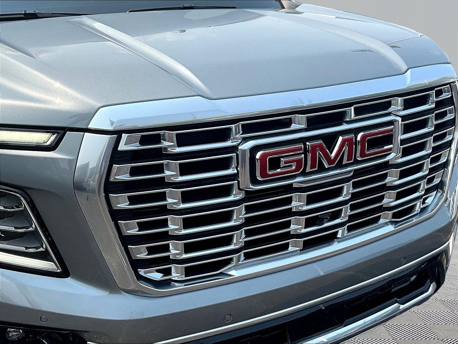 Used 2026 GMC Yukon Denali w/ Sun & Power Step Package AWD/4WD image 32