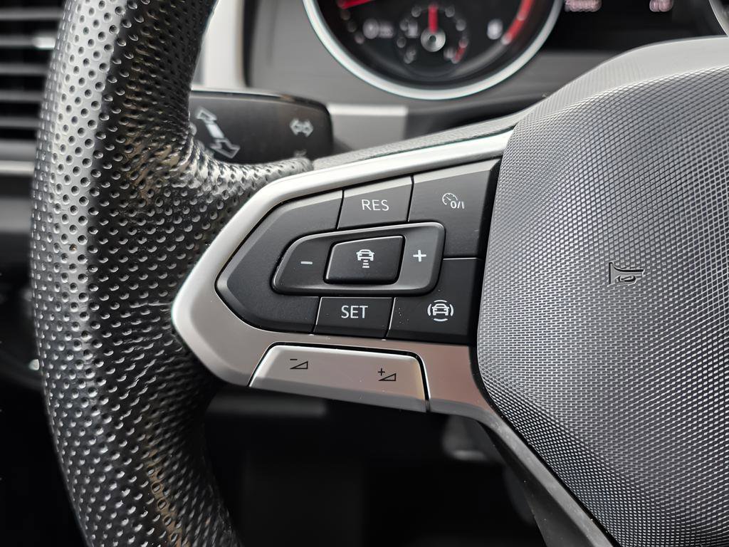 Used 2020 Volkswagen Atlas Cross Sport SE w/ Panoramic Sunroof Package image 25