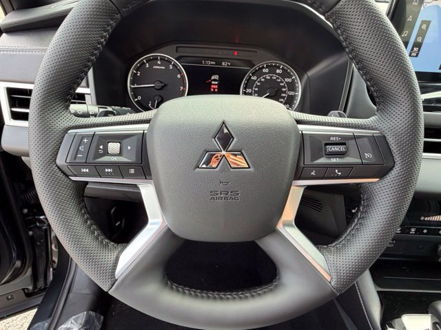 New 2026 Mitsubishi Outlander LE FWD image 30