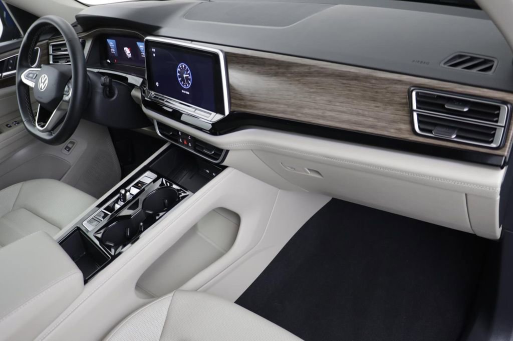 Used 2025 Volkswagen Atlas SEL image 20