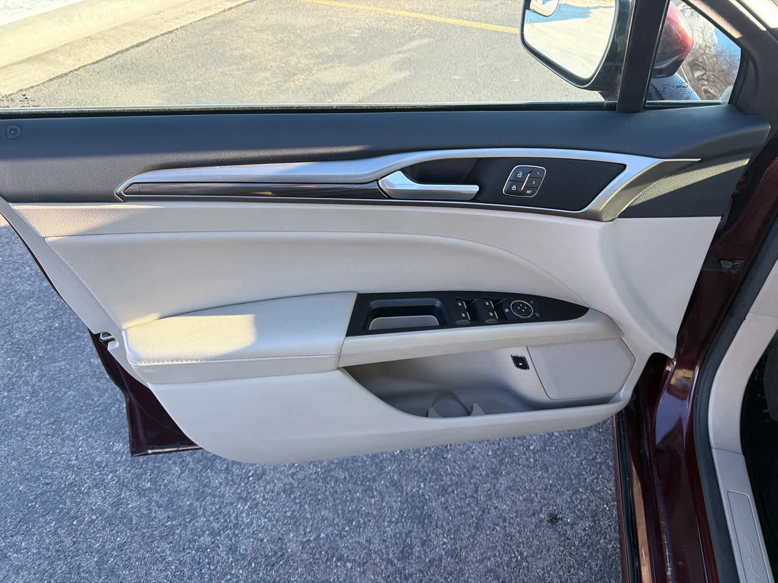 Used 2017 Ford Fusion Energi SE image 20