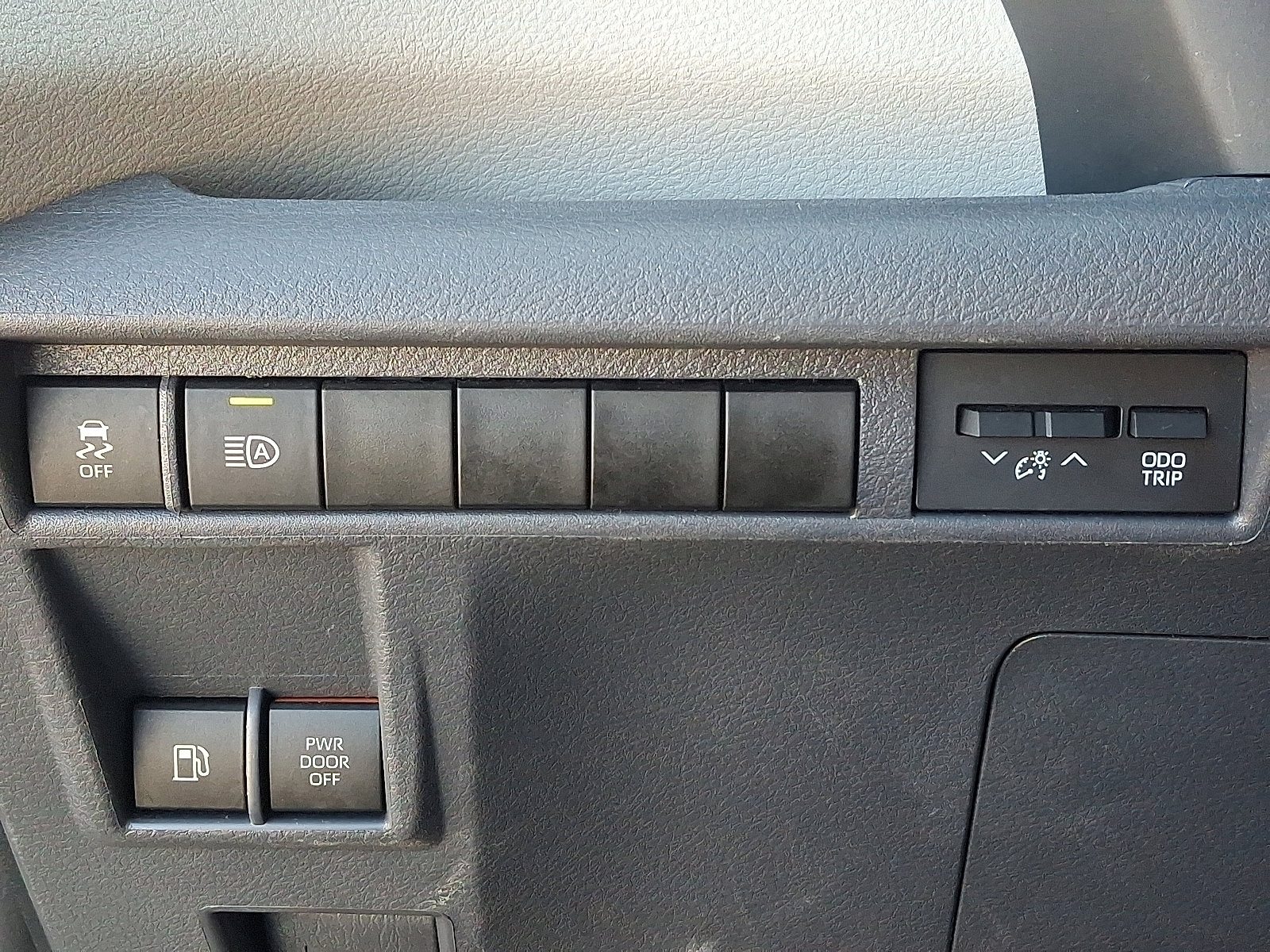 Used 2023 Toyota Sienna XLE image 24