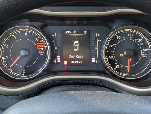 Used 2017 Jeep Cherokee Sport image 19