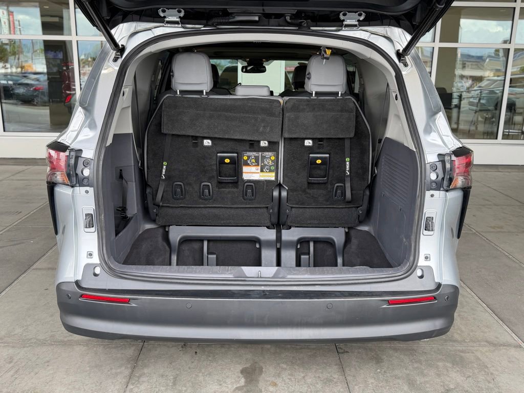 Certified 2021 Toyota Sienna XLE FWD image 16