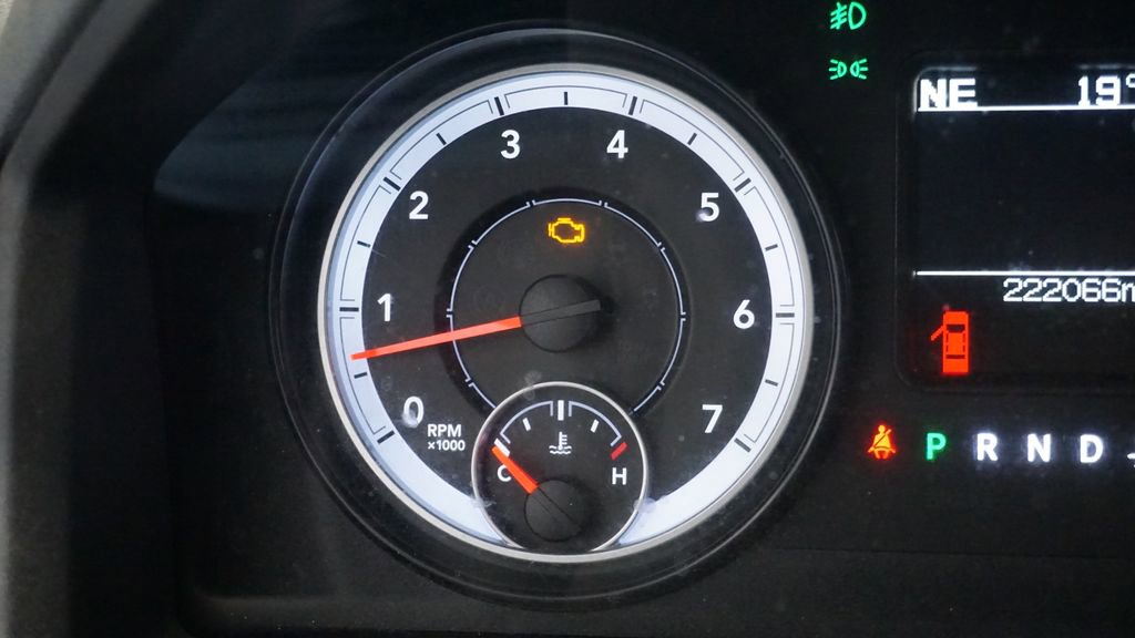 Used 2015 RAM 1500 Express image 32