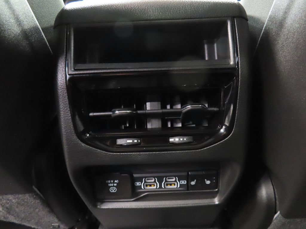 Used 2025 Jeep Grand Cherokee Limited w/ Luxury Tech Group II AWD/4WD image 14