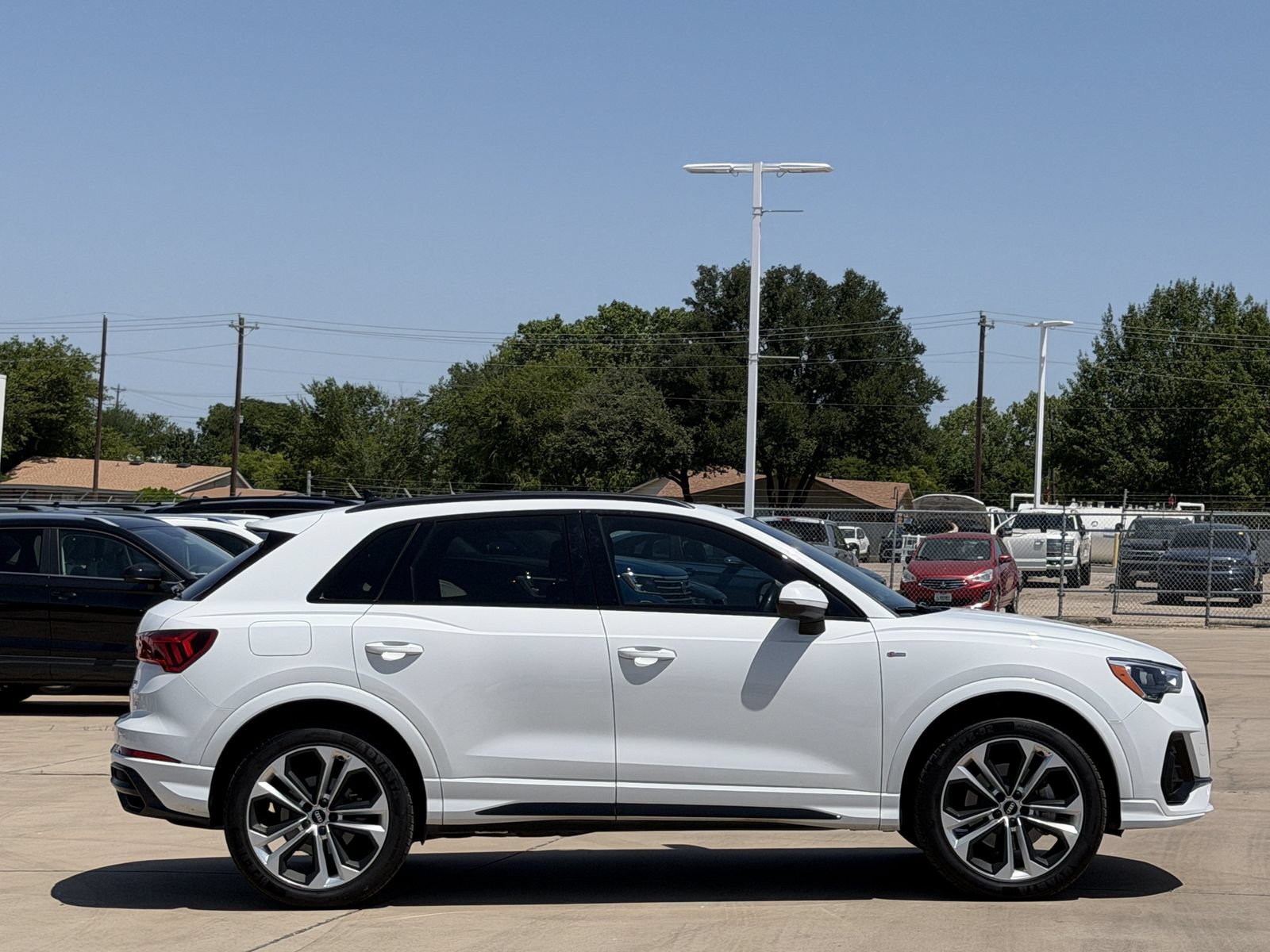 Used 2021 Audi Q3 2.0T Premium w/ 20" Wheel Package AWD/4WD video 3