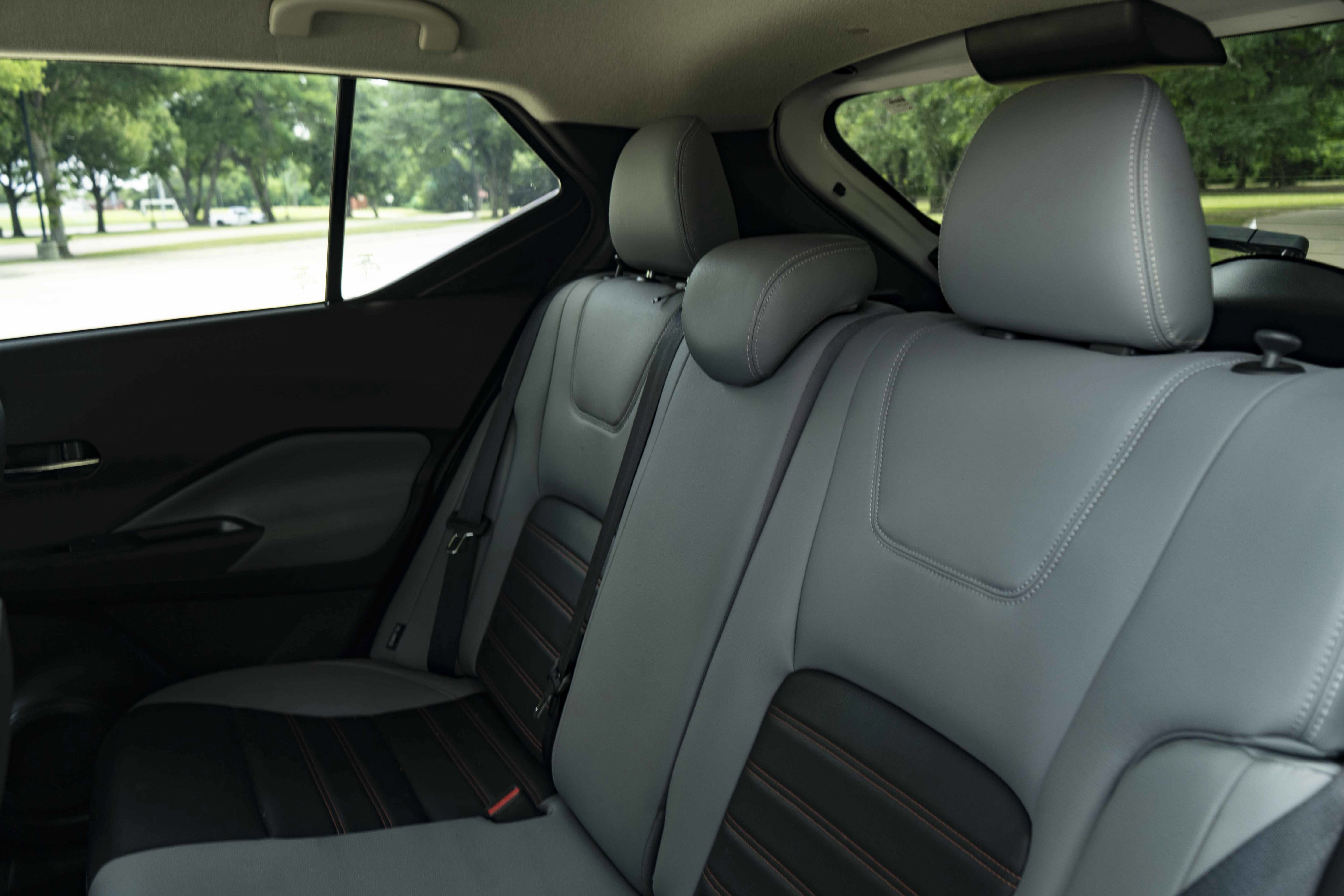 Used 2023 Nissan Kicks SR w/ SR Premium Package FWD image 18