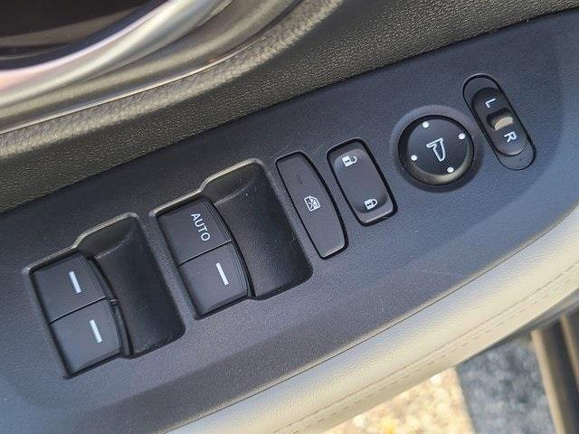 Used 2023 Honda HR-V LX image 12