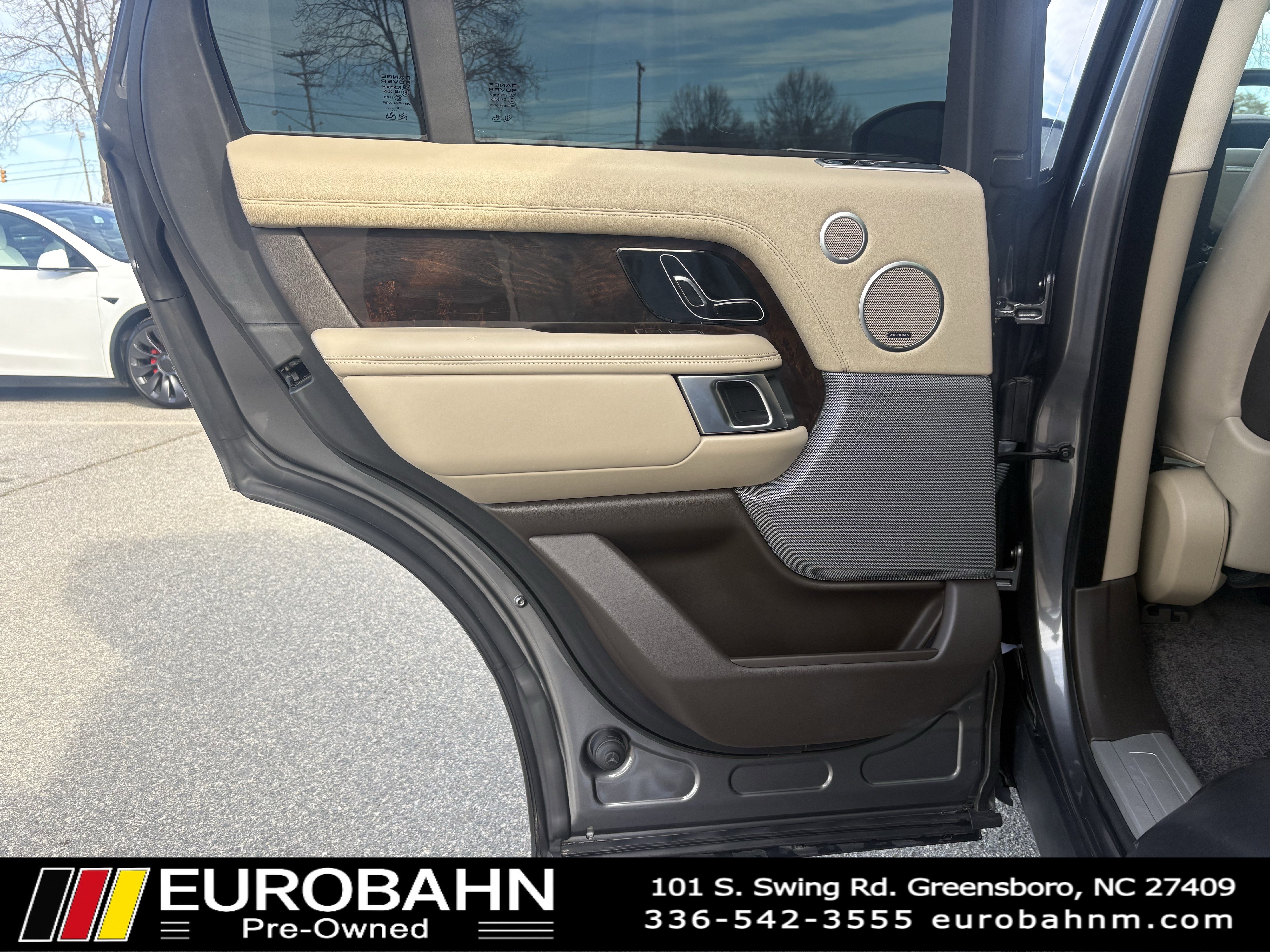 Used 2018 Land Rover Range Rover HSE image 11