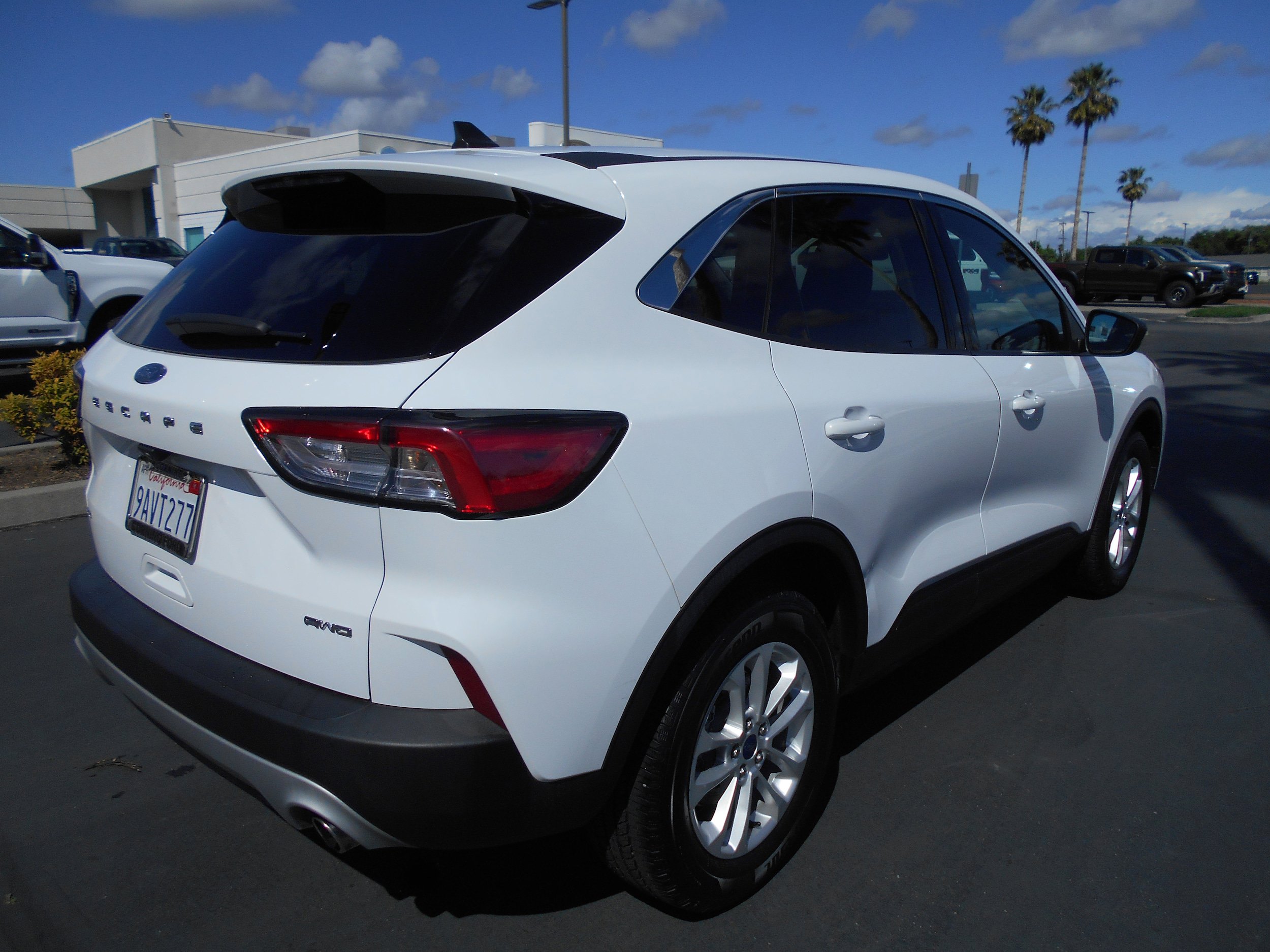 Used 2022 Ford Escape SE w/ Convenience Package AWD/4WD image 3