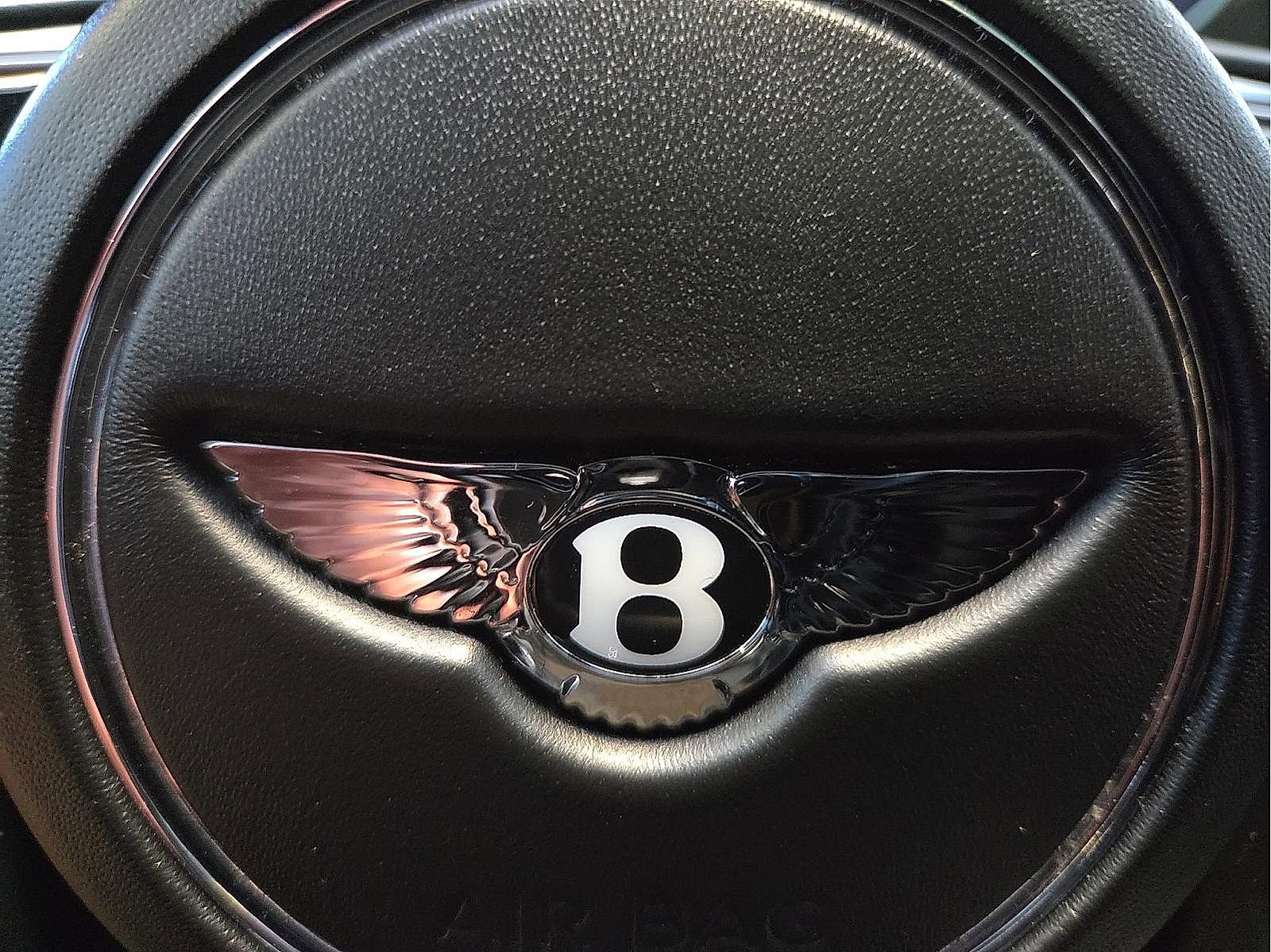 Used 2018 Bentley Bentayga image 20