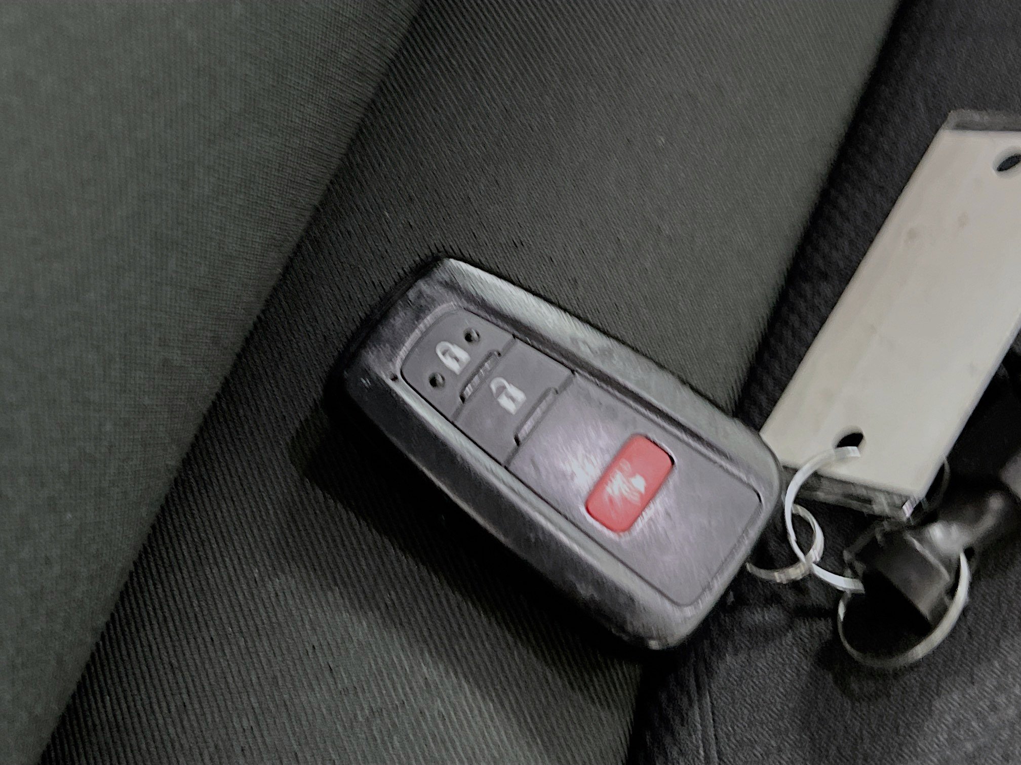 Used 2025 Toyota RAV4 XLE AWD/4WD image 36