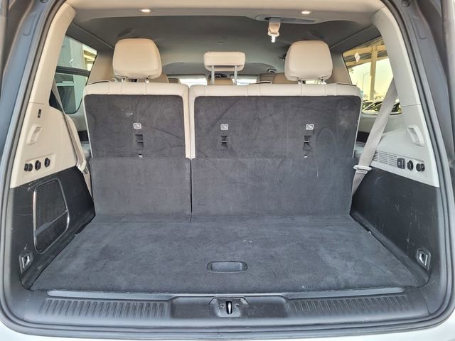 Used 2024 Jeep Wagoneer Series II w/ Flexible Seating Group image 19