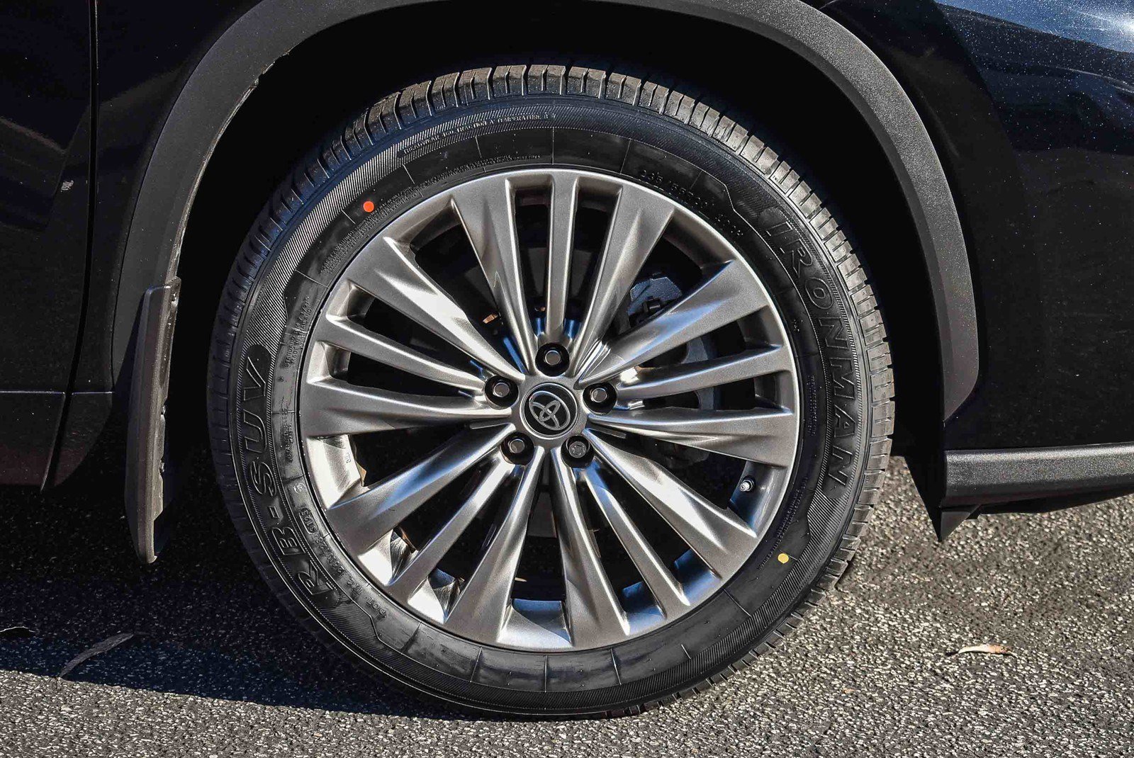 Used 2022 Toyota Highlander Platinum image 9