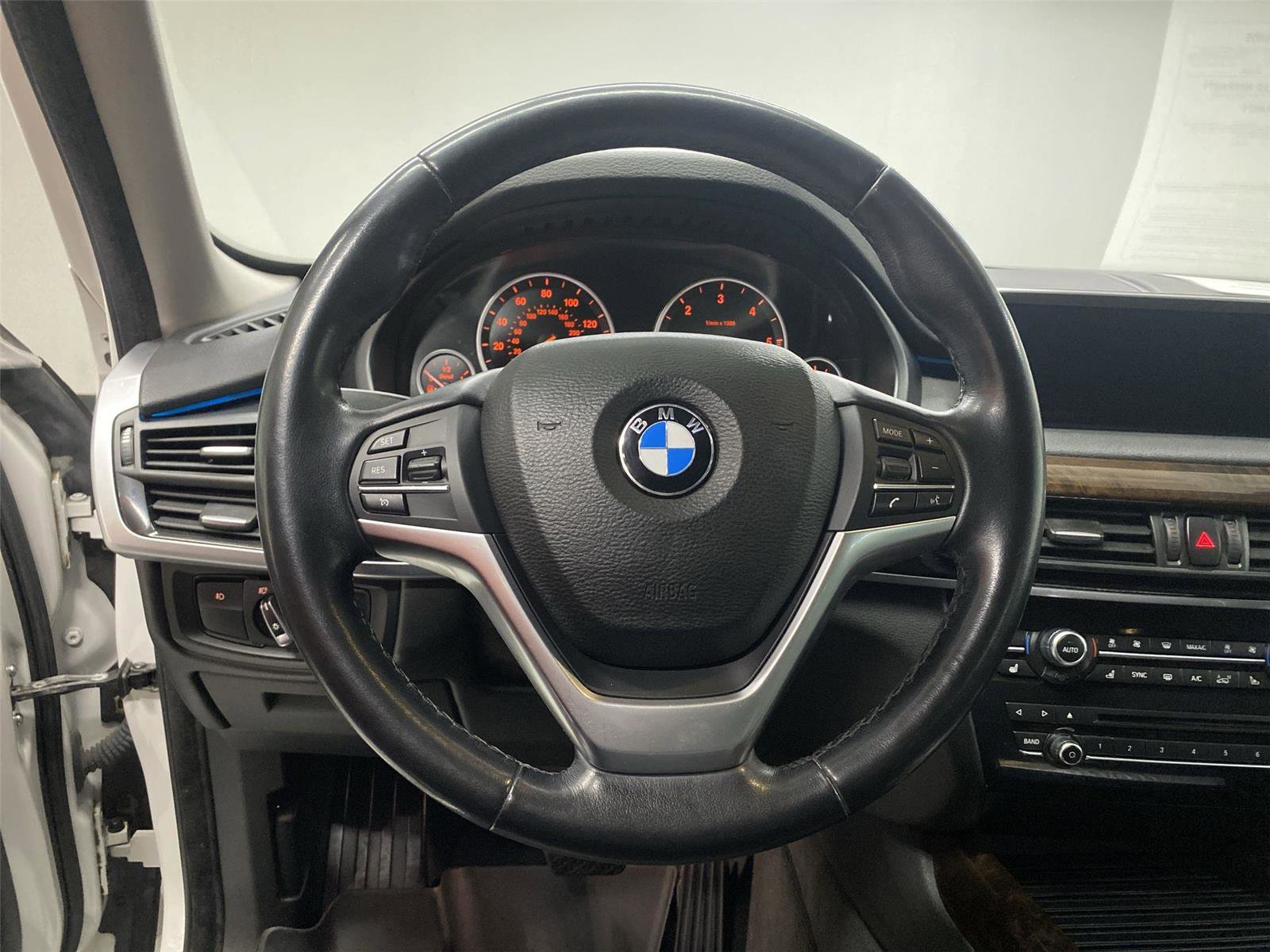 Used 2015 BMW X5 xDrive35d image 15