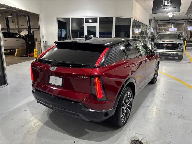 Used 2025 Cadillac Optiq Sport 2 AWD/4WD image 8