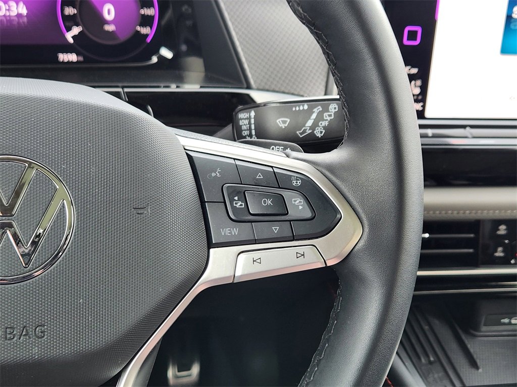 Used 2025 Volkswagen Atlas Peak Edition SE image 9