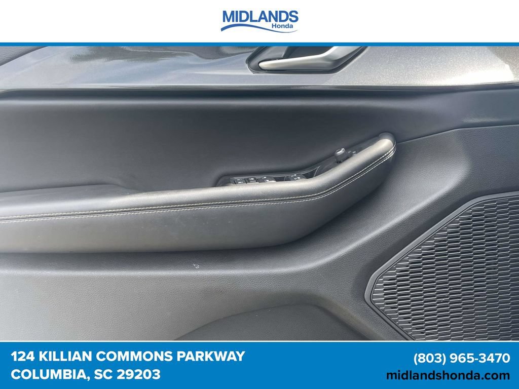 Used 2023 Jeep Grand Cherokee Altitude RWD image 16