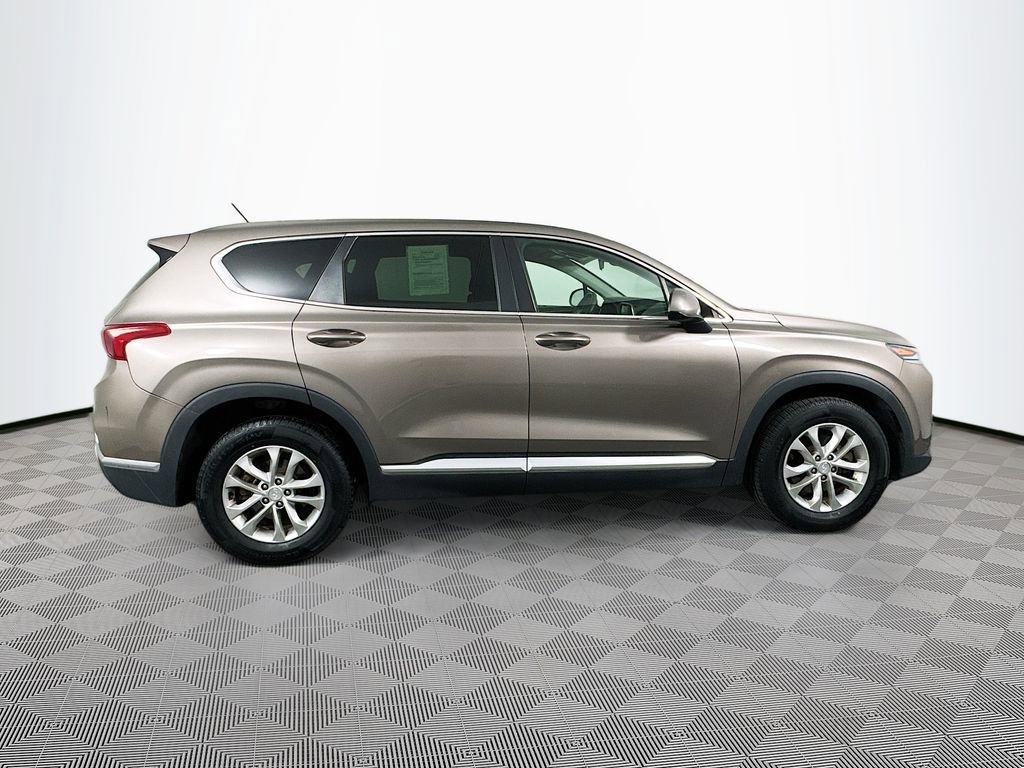 Used 2019 Hyundai Santa Fe SE image 4