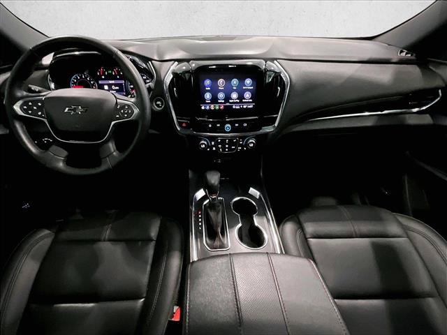 Used 2023 Chevrolet Traverse RS FWD image 16