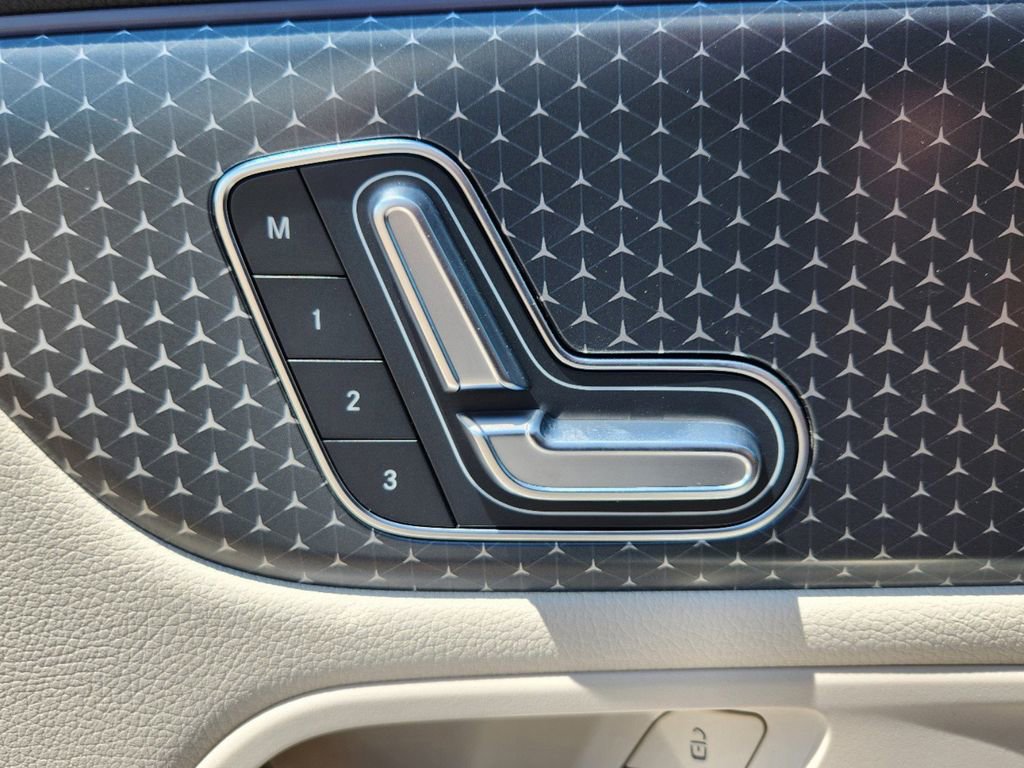 Used 2025 Mercedes-Benz GLA 250 4MATIC image 8